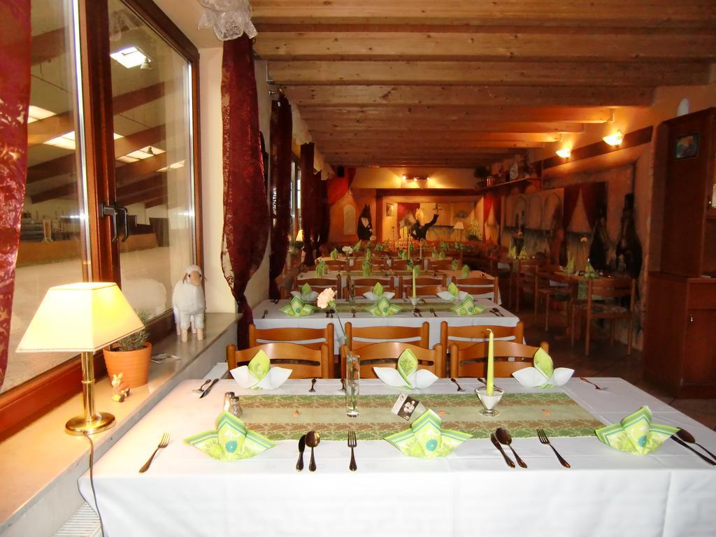 Pension Rosenhof กอร์ลิตซ์ ภายนอก รูปภาพ