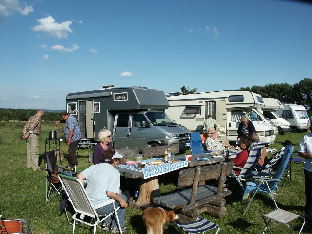 Pension Rosenhof กอร์ลิตซ์ ภายนอก รูปภาพ