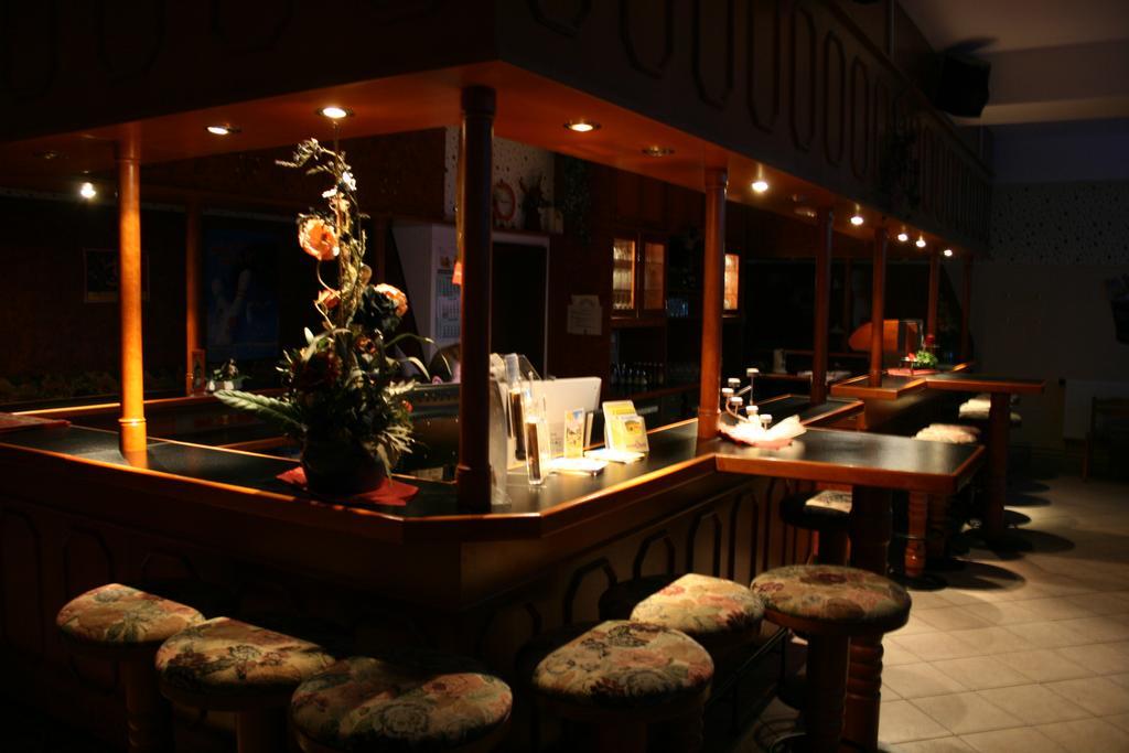 Pension Rosenhof กอร์ลิตซ์ ภายนอก รูปภาพ